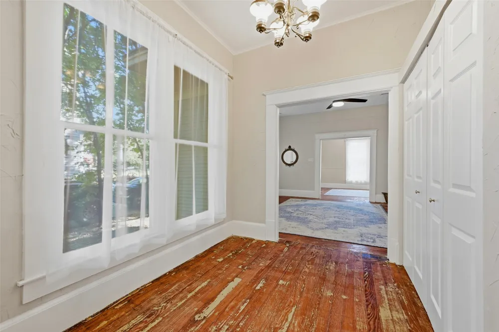 512 S Elm Street Sherman, TX 75090