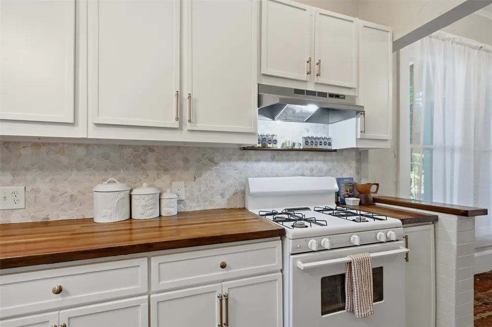 512 S Elm Street Sherman, TX 75090