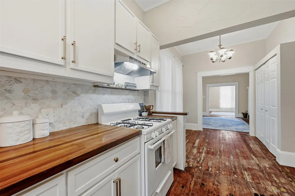 512 S Elm Street Sherman, TX 75090