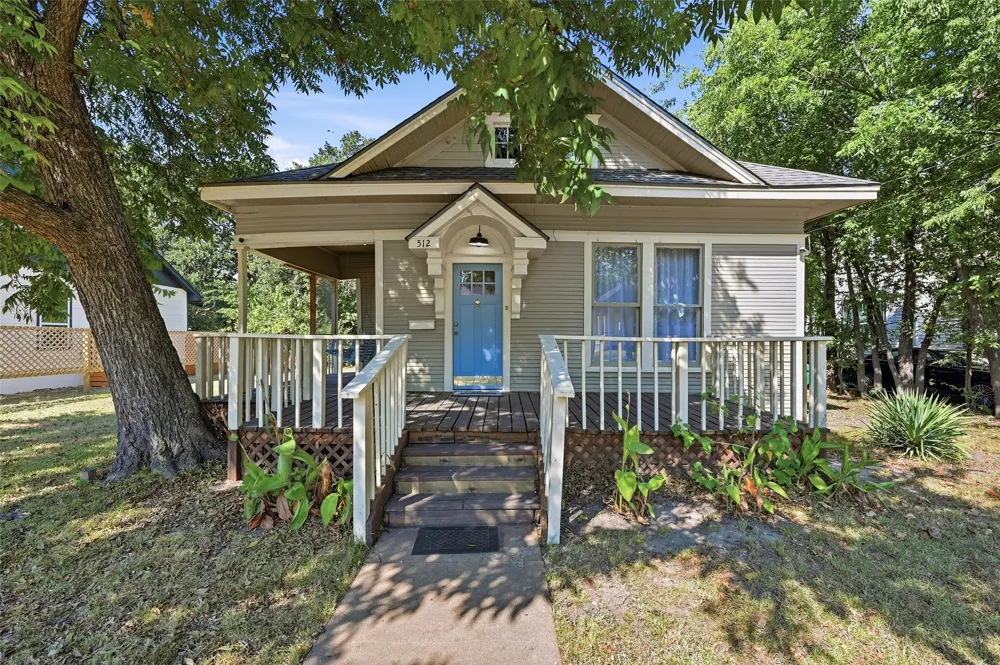 512 S Elm Street Sherman, TX 75090