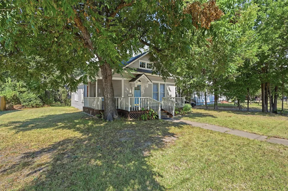 512 S Elm Street Sherman, TX 75090