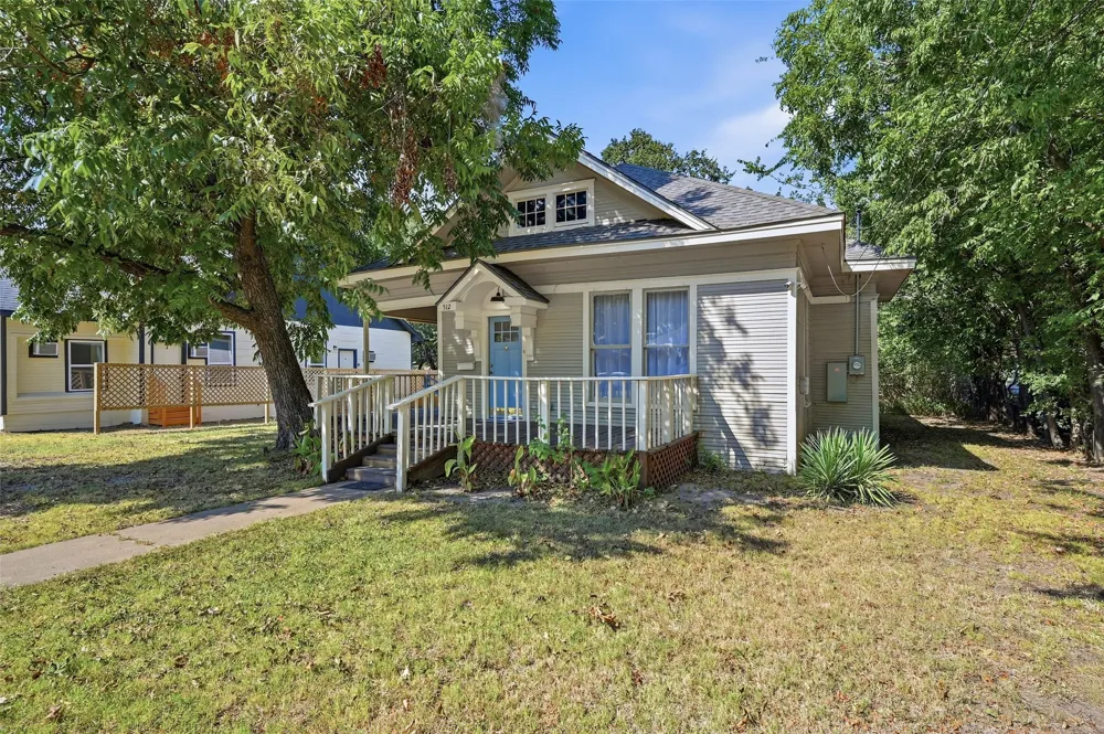 512 S Elm Street Sherman, TX 75090