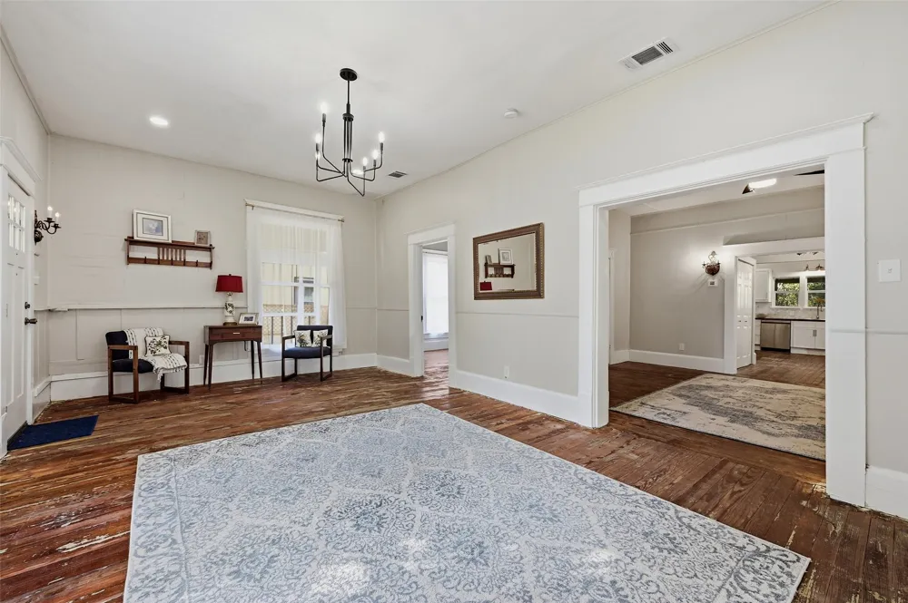 512 S Elm Street Sherman, TX 75090