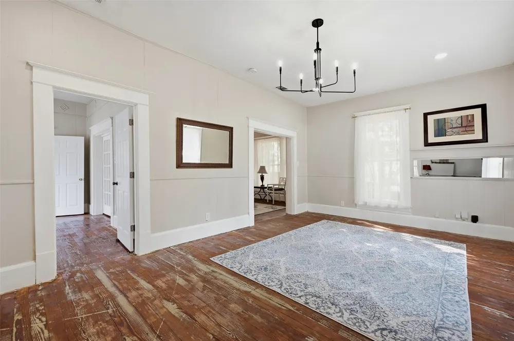 512 S Elm Street Sherman, TX 75090