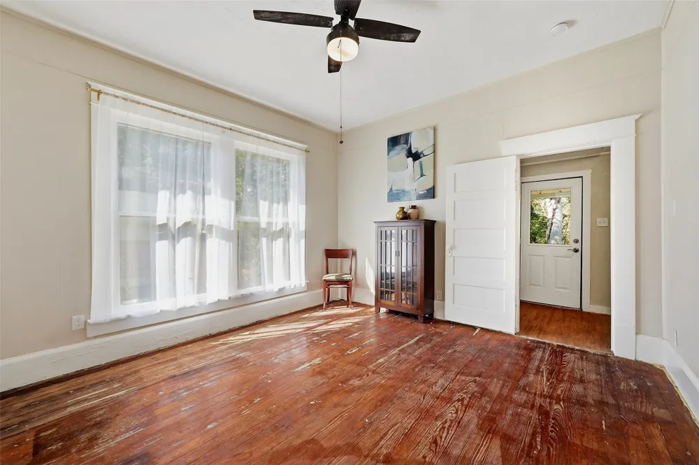 512 S Elm Street Sherman, TX 75090
