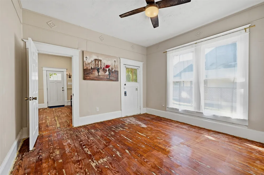512 S Elm Street Sherman, TX 75090