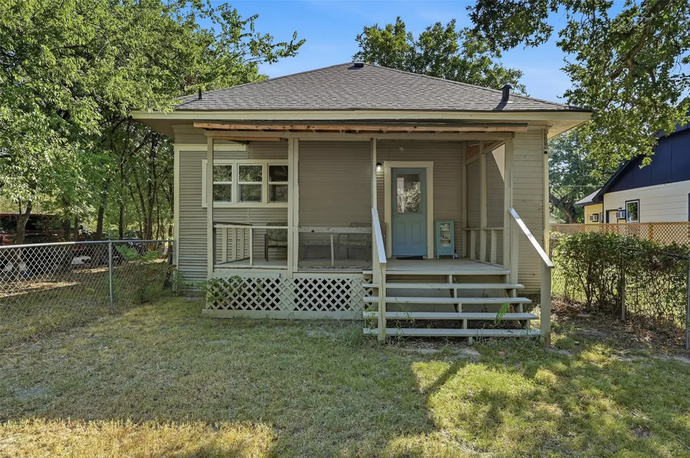 512 S Elm Street Sherman, TX 75090