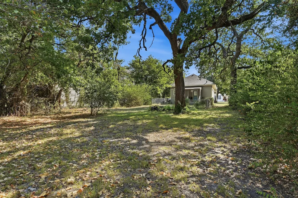 512 S Elm Street Sherman, TX 75090