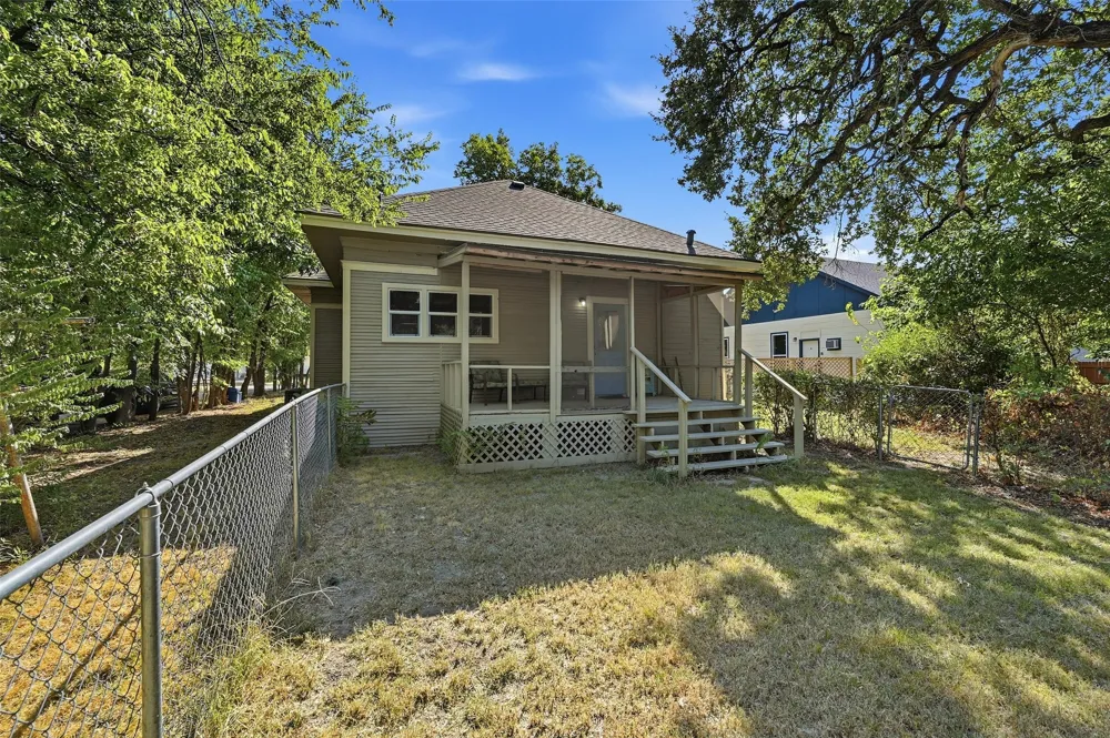 512 S Elm Street Sherman, TX 75090