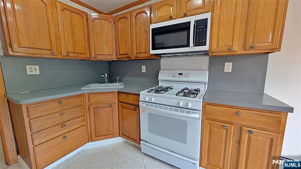 320 43rd Street 1 Union City, NJ 07087