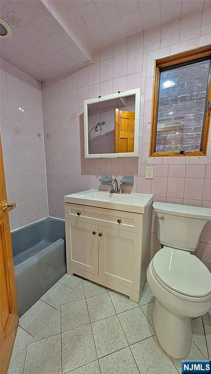 320 43rd Street 1 Union City, NJ 07087