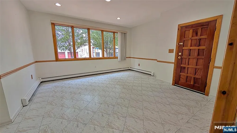 320 43rd Street 1 Union City, NJ 07087