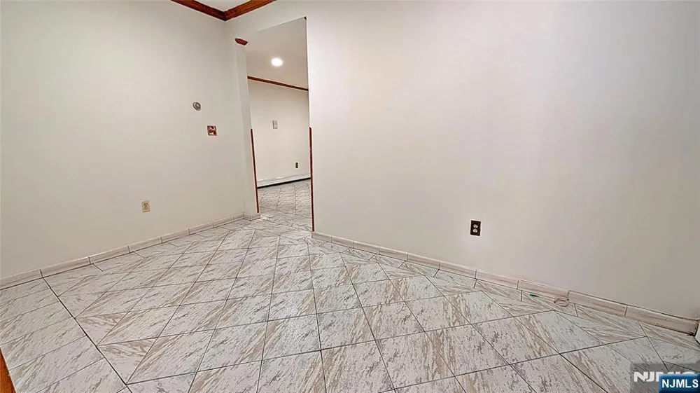 320 43rd Street 1 Union City, NJ 07087