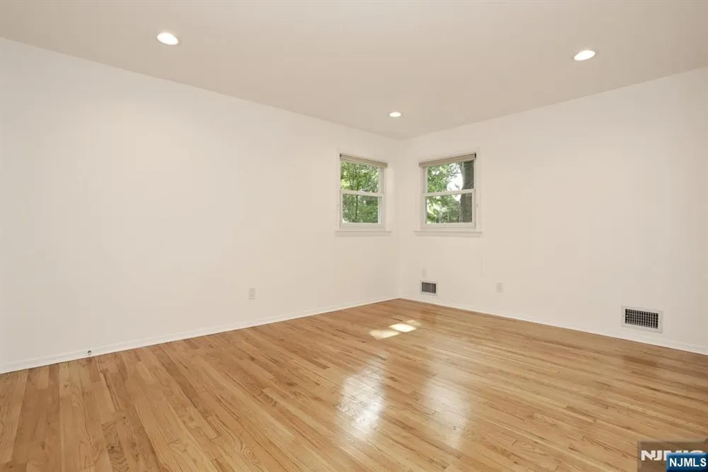 253 Jeffer Street Ridgewood, NJ 07450