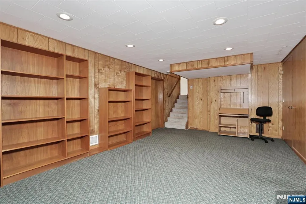 253 Jeffer Street Ridgewood, NJ 07450