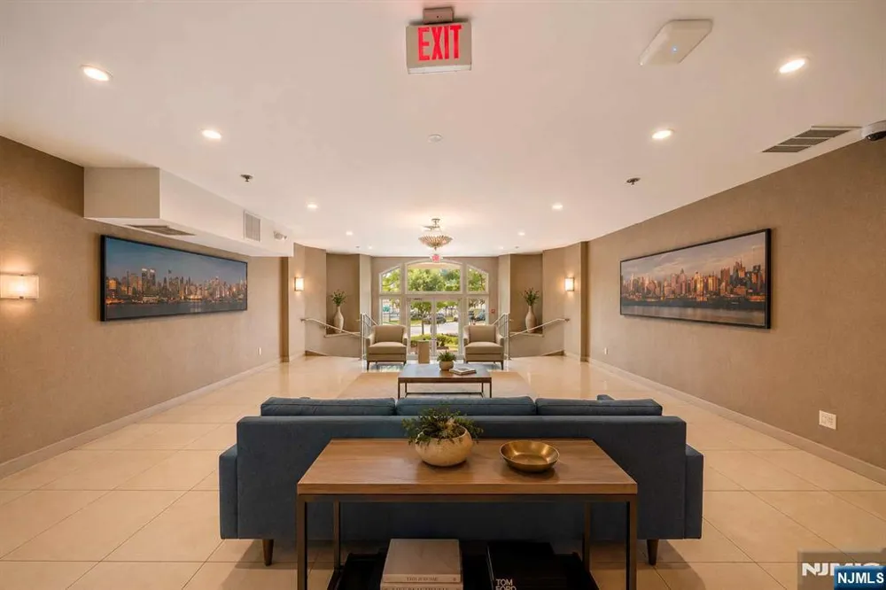 26 Ave At Port Imperial 424 West New York, NJ 07093