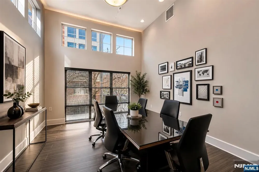 26 Ave At Port Imperial 424 West New York, NJ 07093