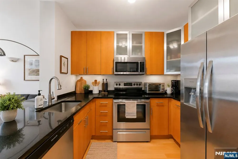 26 Ave At Port Imperial 424 West New York, NJ 07093