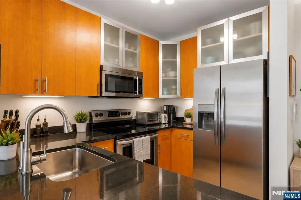 26 Ave At Port Imperial 424 West New York, NJ 07093