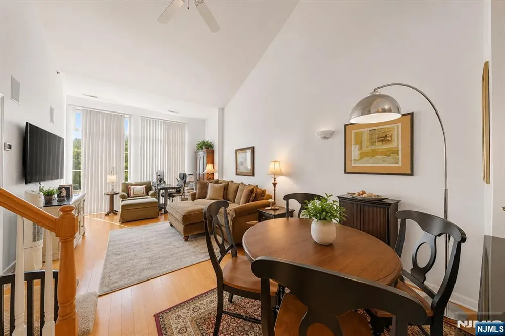 26 Ave At Port Imperial 424 West New York, NJ 07093