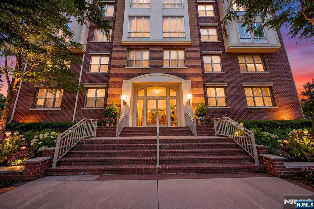 26 Ave At Port Imperial 424 West New York, NJ 07093