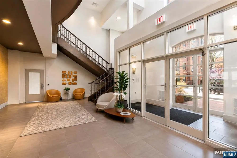 26 Ave At Port Imperial 424 West New York, NJ 07093