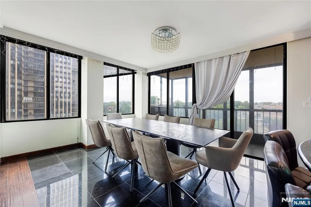 300 Winston Drive 517 Cliffside Park, NJ 07010