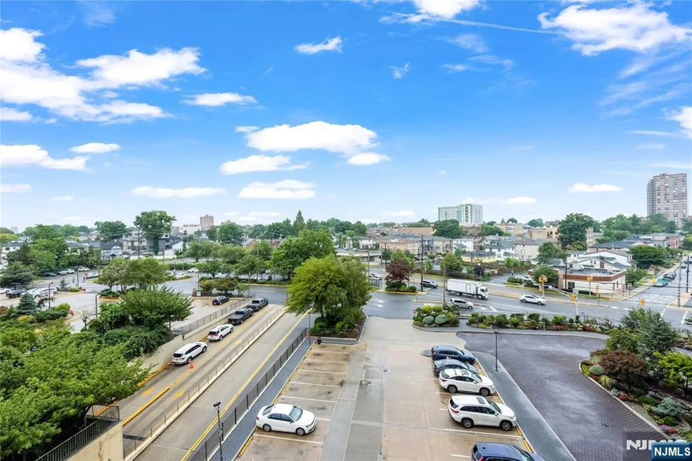 300 Winston Drive 517 Cliffside Park, NJ 07010