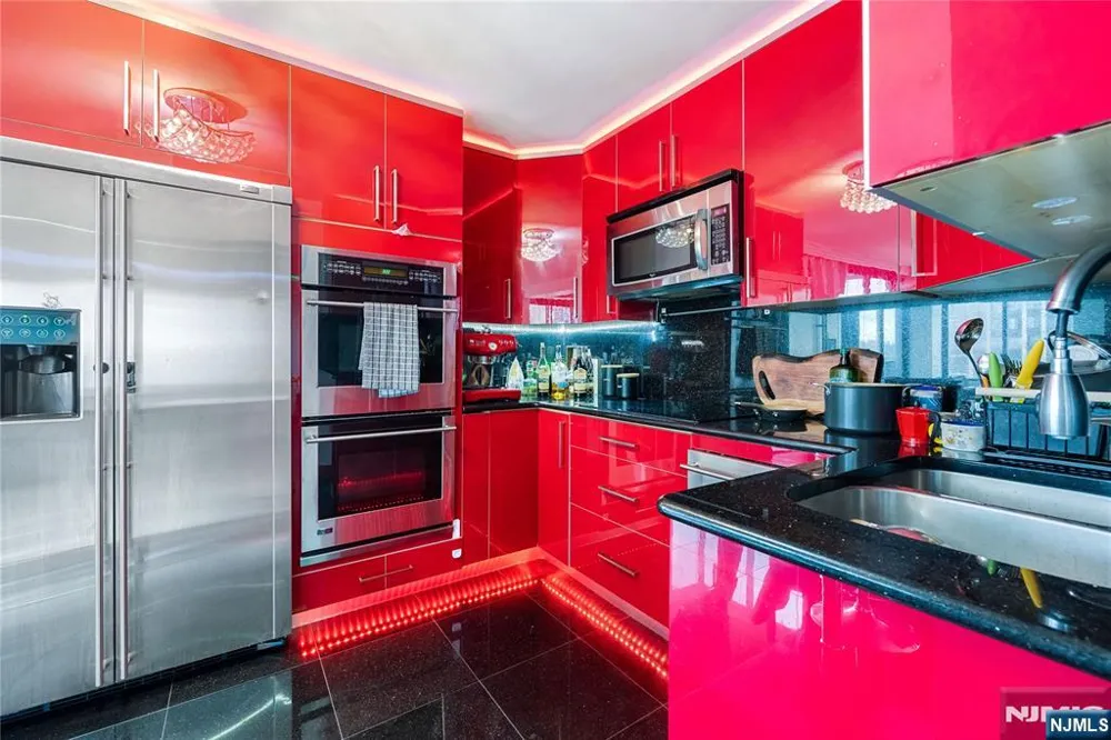300 Winston Drive 517 Cliffside Park, NJ 07010