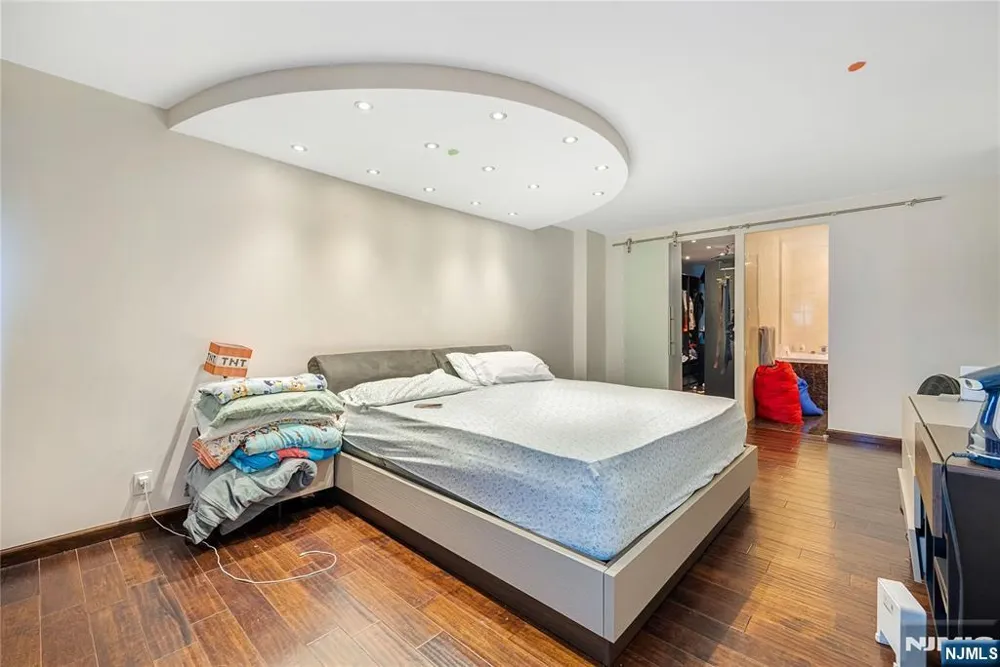 300 Winston Drive 517 Cliffside Park, NJ 07010
