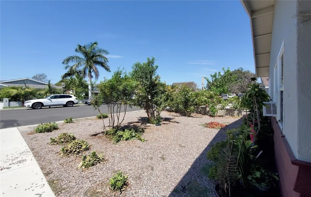 12582 Safford Garden Grove, CA 92840