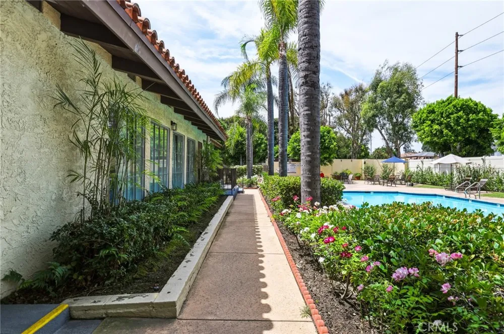 12720 Burbank Boulevard #205 Valley Village, CA 91607