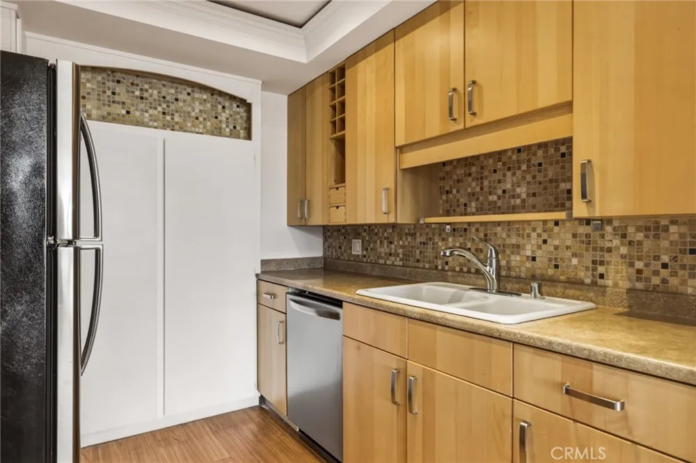 12720 Burbank Boulevard #205 Valley Village, CA 91607