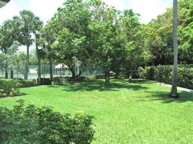 103 Half Moon Circle #H1 Hypoluxo, FL 33462