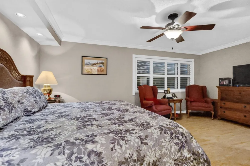 103 Half Moon Circle #H1 Hypoluxo, FL 33462