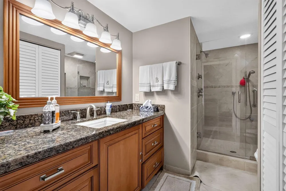 103 Half Moon Circle #H1 Hypoluxo, FL 33462