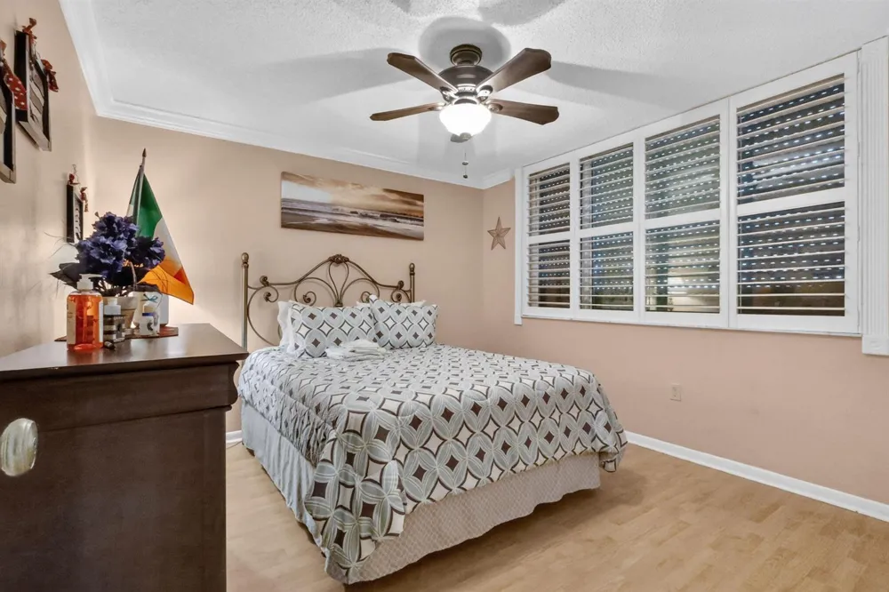 103 Half Moon Circle #H1 Hypoluxo, FL 33462