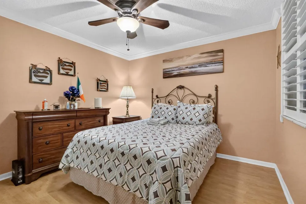 103 Half Moon Circle #H1 Hypoluxo, FL 33462