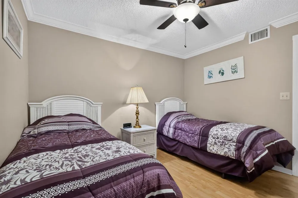 103 Half Moon Circle #H1 Hypoluxo, FL 33462