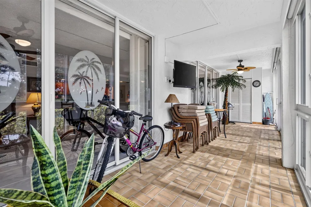103 Half Moon Circle #H1 Hypoluxo, FL 33462