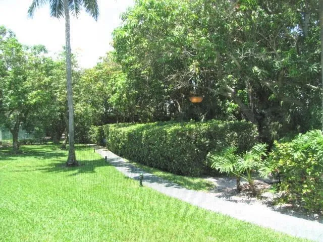 103 Half Moon Circle #H1 Hypoluxo, FL 33462