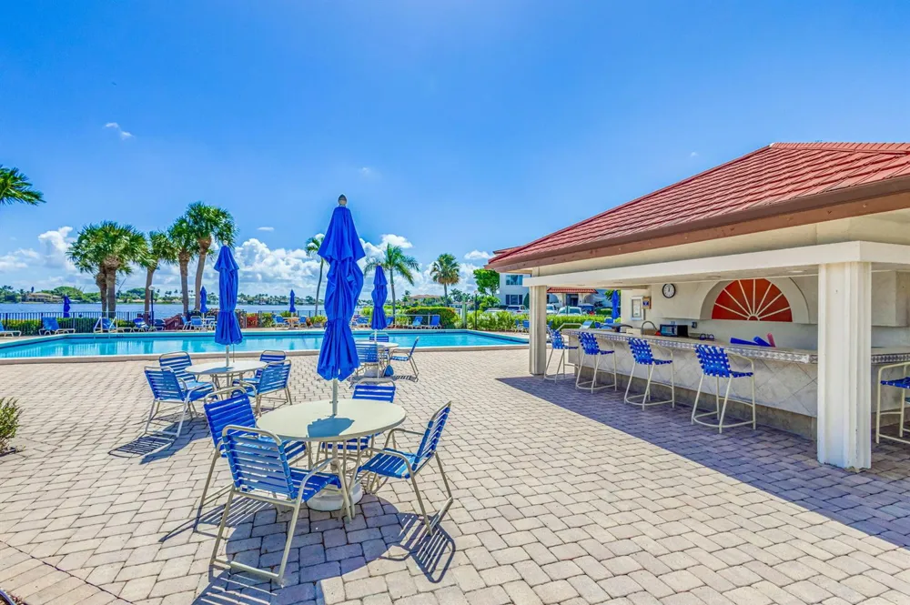 103 Half Moon Circle #H1 Hypoluxo, FL 33462