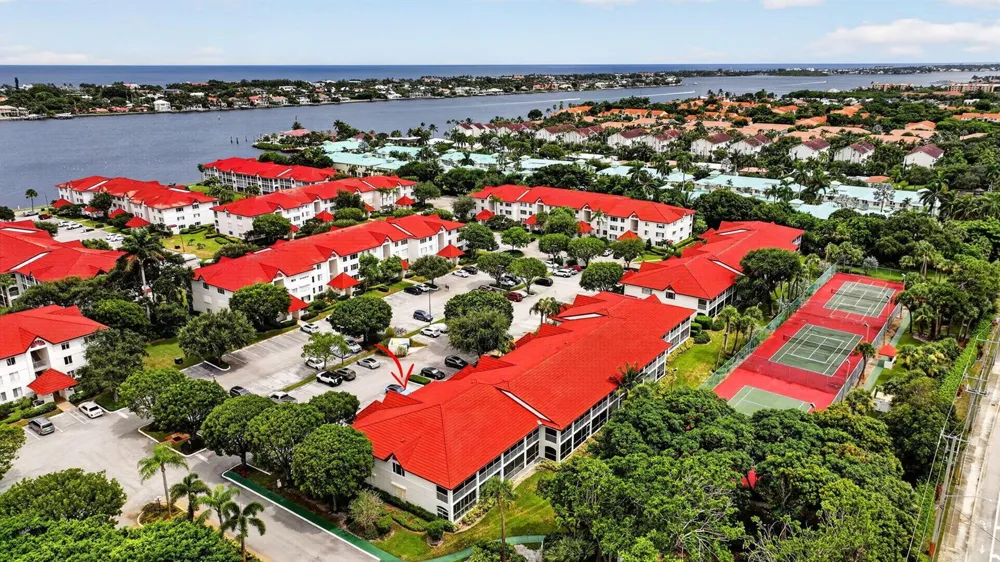 103 Half Moon Circle #H1 Hypoluxo, FL 33462