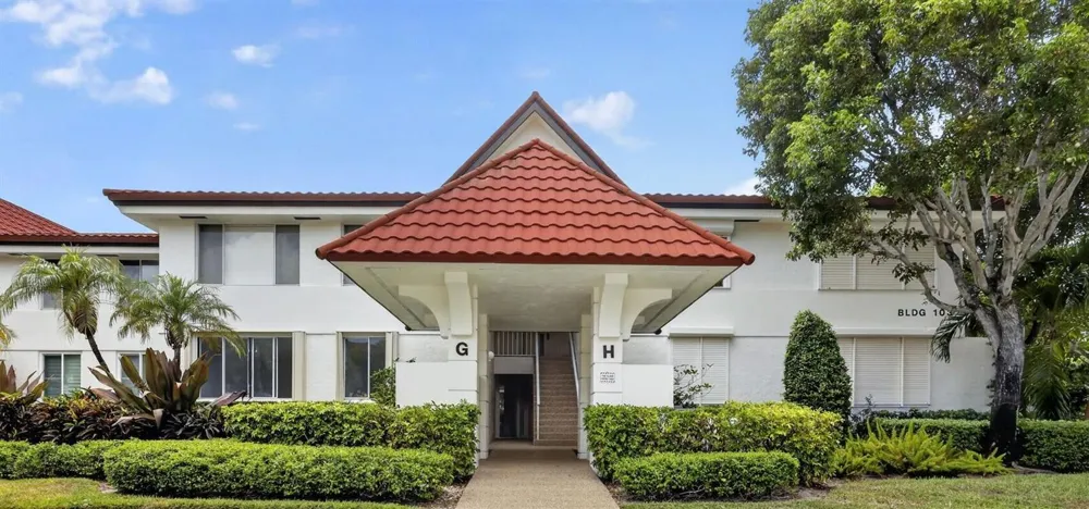 103 Half Moon Circle #H1 Hypoluxo, FL 33462