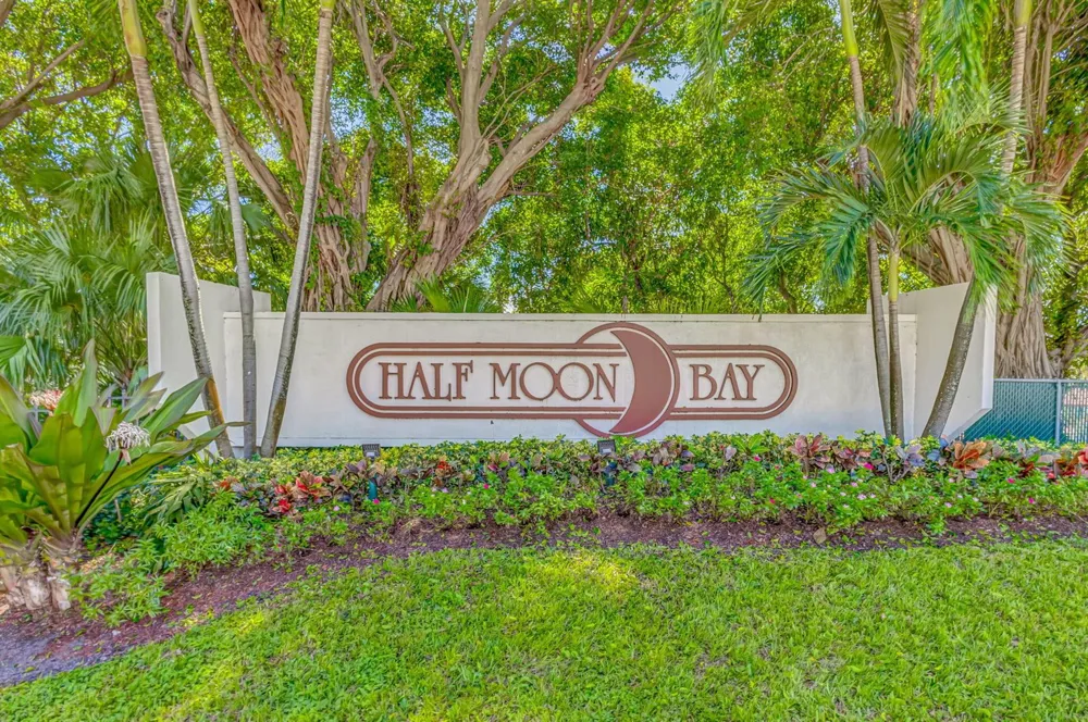 103 Half Moon Circle #H1 Hypoluxo, FL 33462