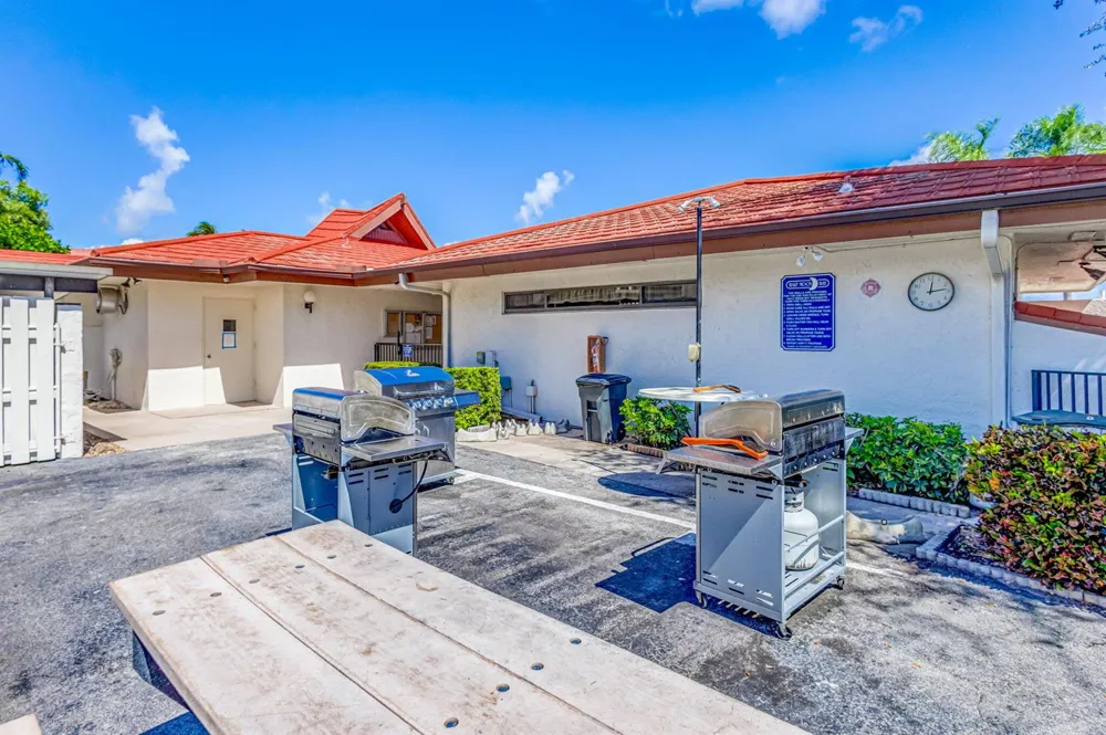 103 Half Moon Circle #H1 Hypoluxo, FL 33462