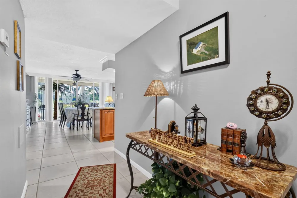 103 Half Moon Circle #H1 Hypoluxo, FL 33462