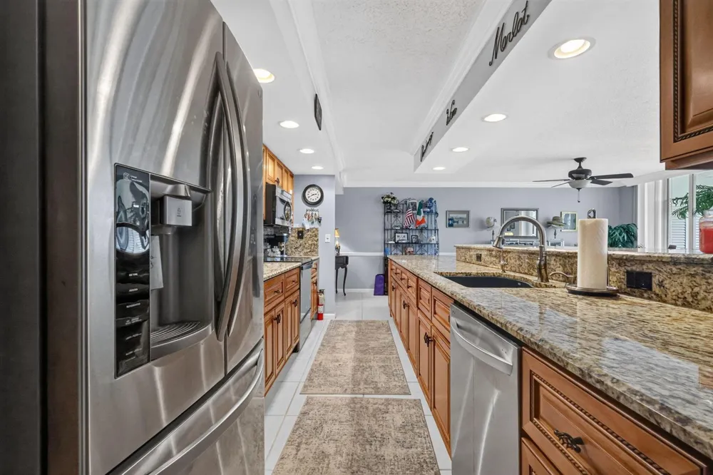103 Half Moon Circle #H1 Hypoluxo, FL 33462