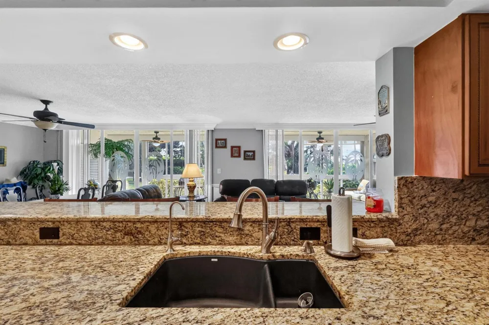 103 Half Moon Circle #H1 Hypoluxo, FL 33462