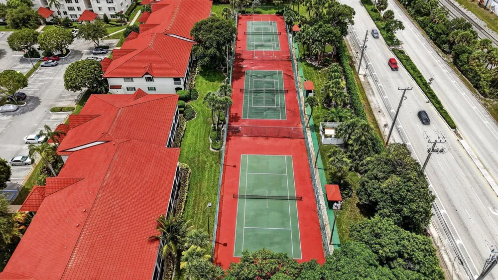 103 Half Moon Circle #H1 Hypoluxo, FL 33462
